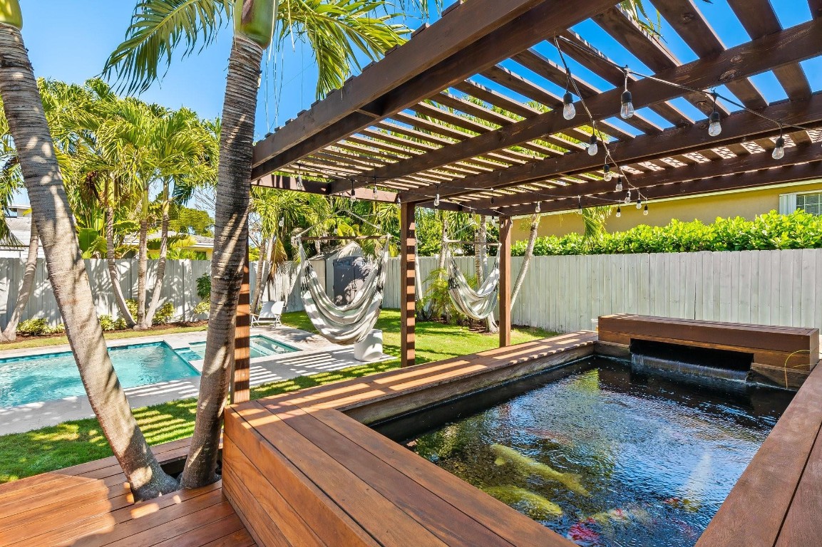 Coral Point - Residential