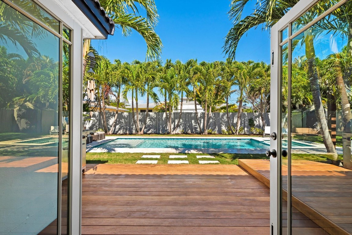 Coral Point - Residential