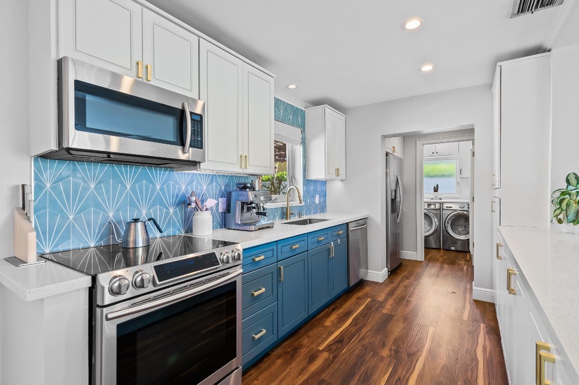 Coral Point - Residential