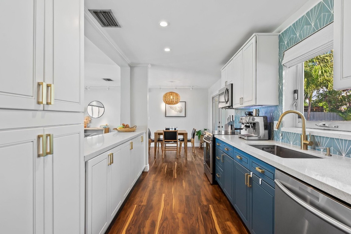 Coral Point - Residential