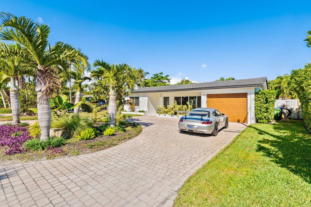 Photo of 2133 NE 25th Street, Wilton Manors, FL 33305 (MLS # F10530943)