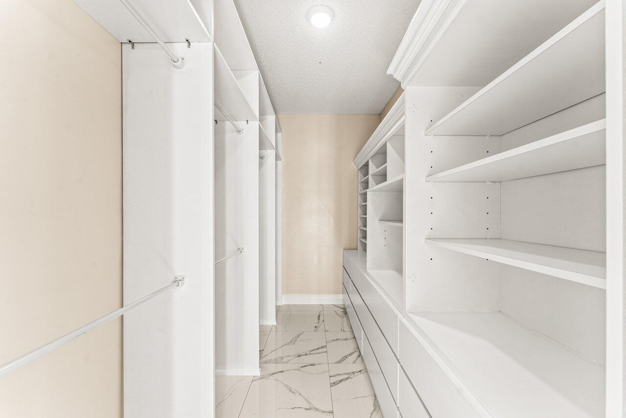 PARKWOOD IX - Residential Lease