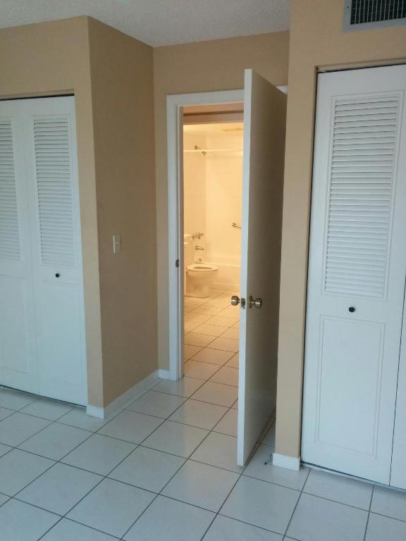 PALM CLUB WEST - Residential