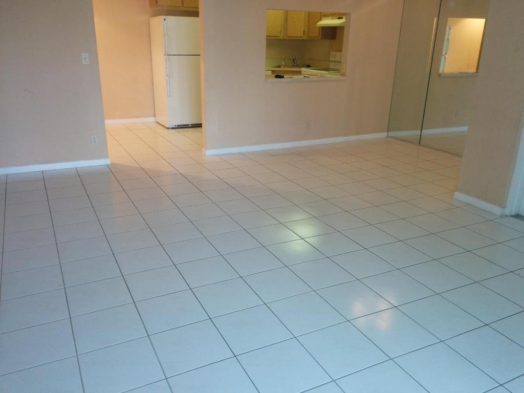 PALM CLUB WEST - Residential