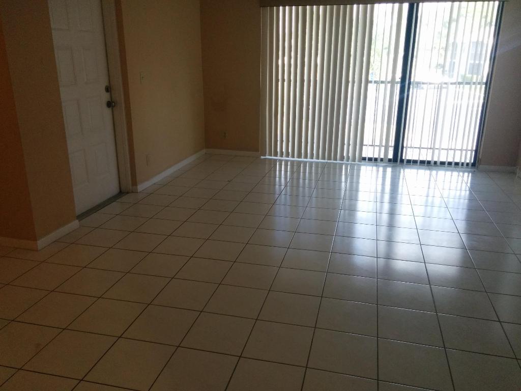 PALM CLUB WEST - Residential