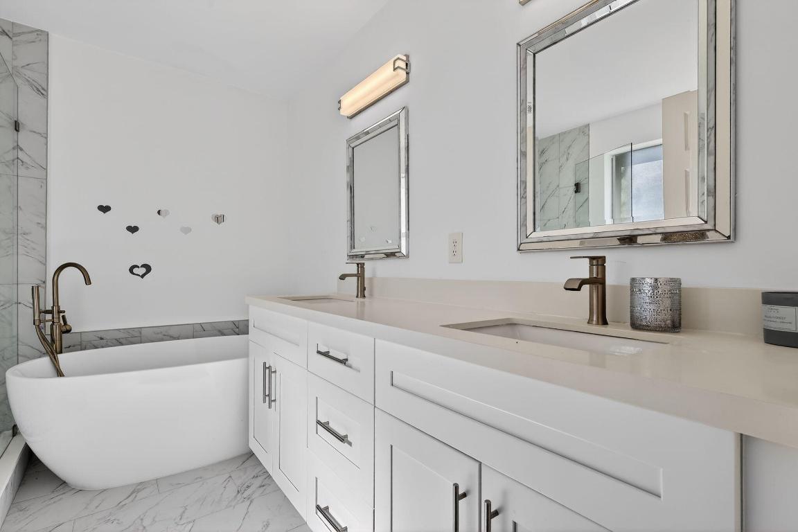 RIVIERA ISLES IV - Residential