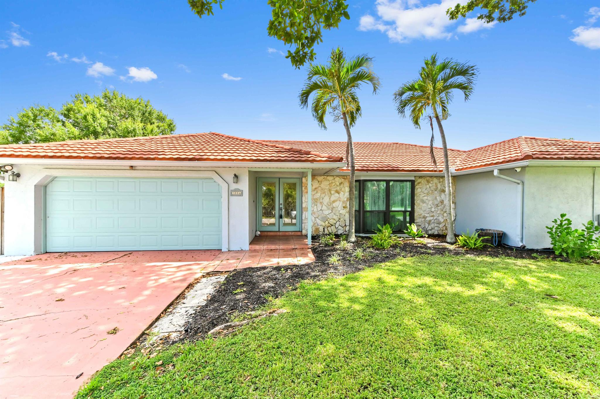 1086 SW Goodman Avenue, Port St Lucie, FL, 34953/$550,000 4 1086 SW Goodman Avenue