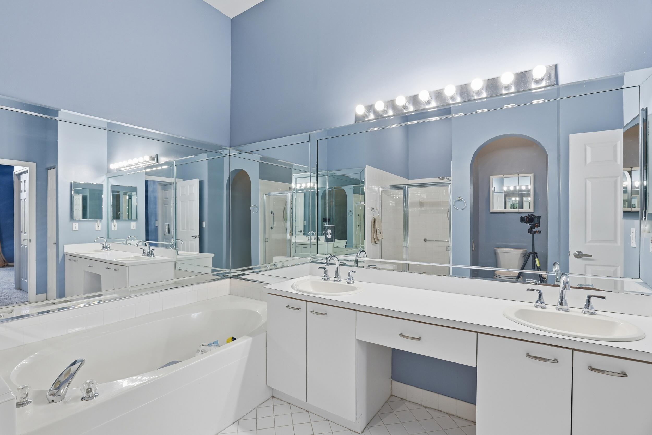 MONTEREY LAKE - Residential