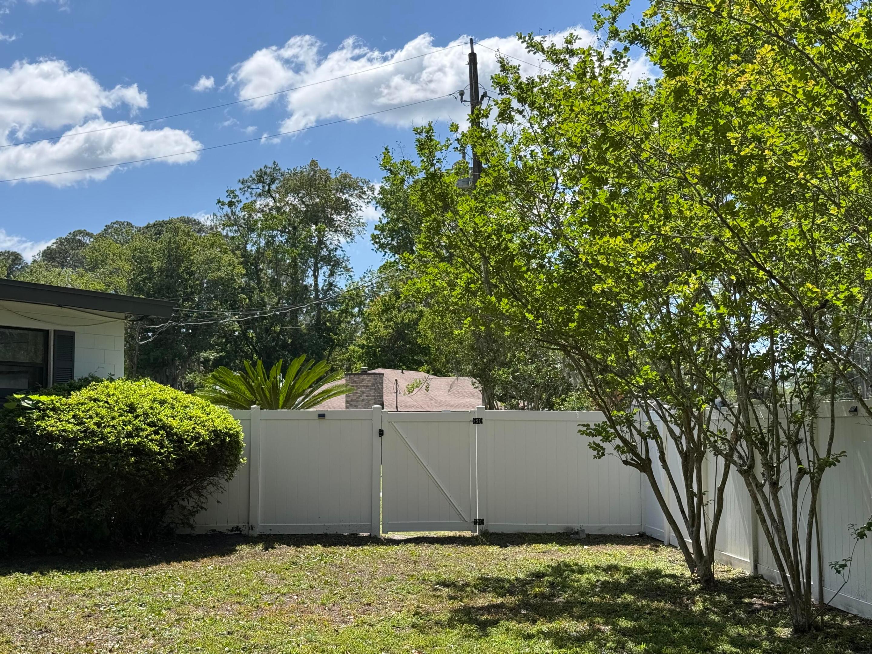 SANS SOUCI MANOR - Residential