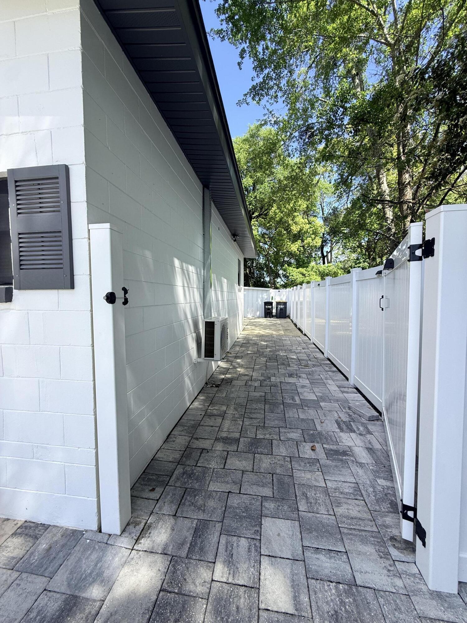 SANS SOUCI MANOR - Residential