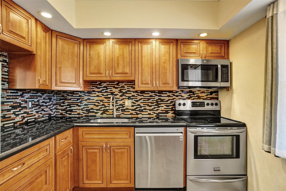 ORIOLE GARDENS II - Residential