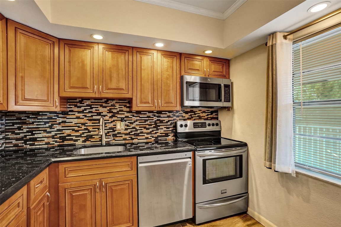 ORIOLE GARDENS II - Residential