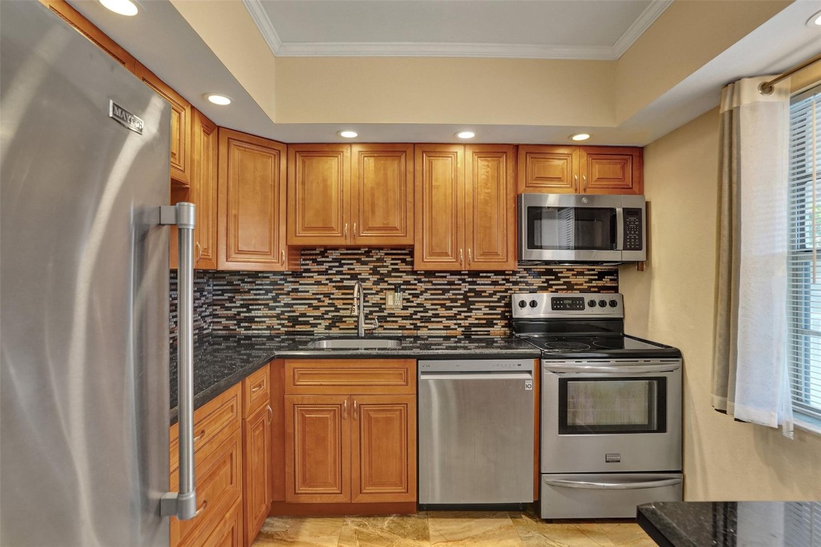 ORIOLE GARDENS II - Residential