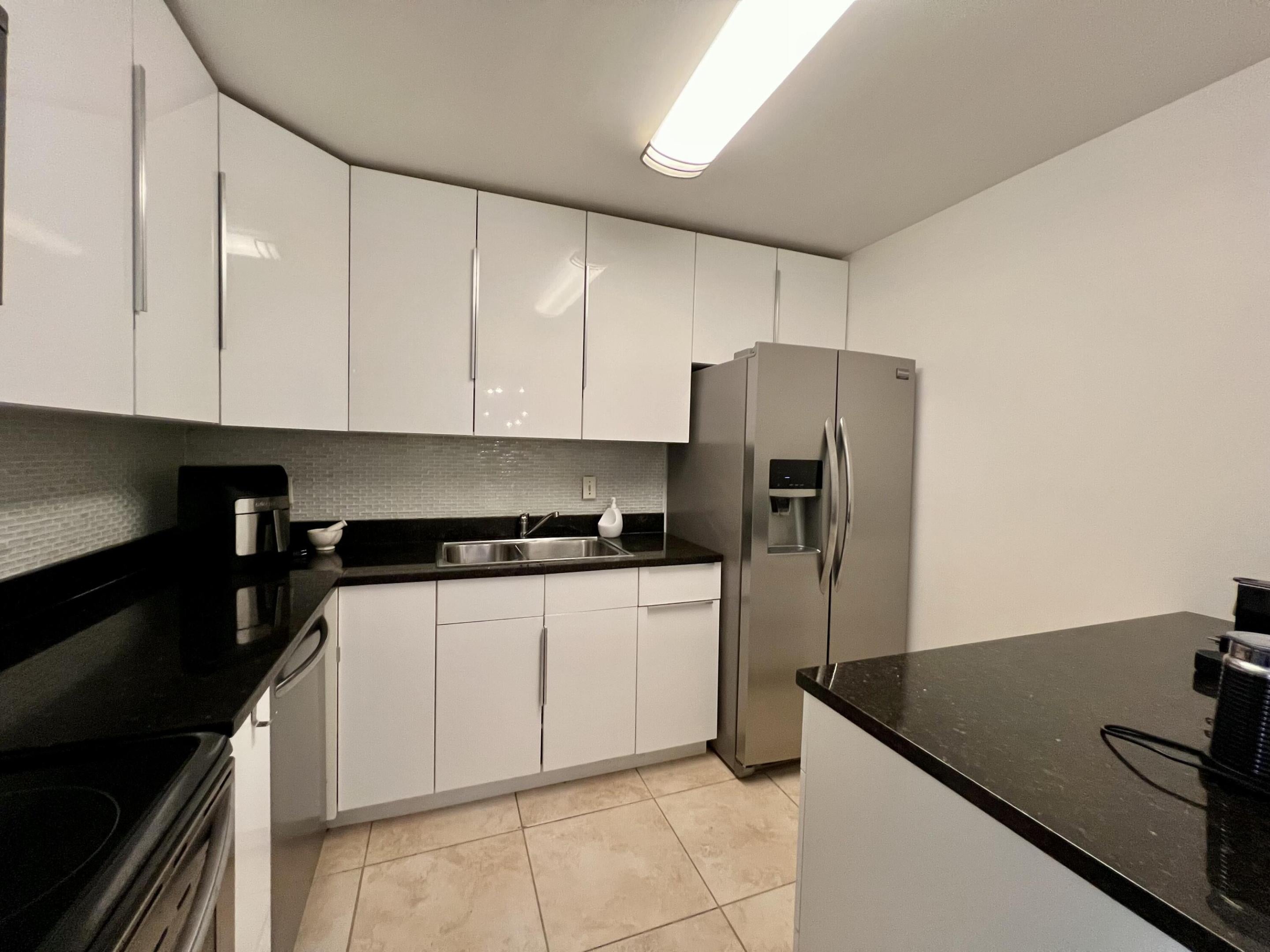 6421 BAY CLUB Drive 3