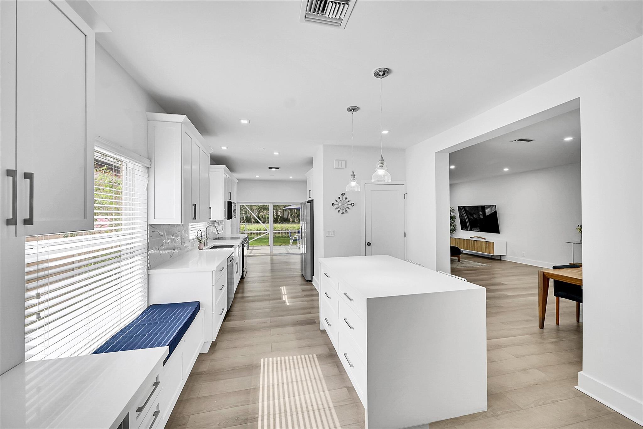 10640 NW 10th St