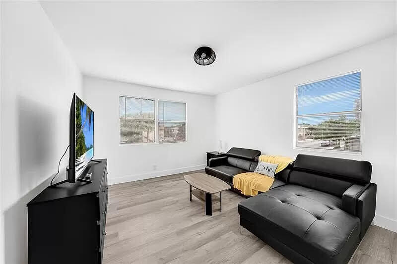 CLOWS - Residential Income