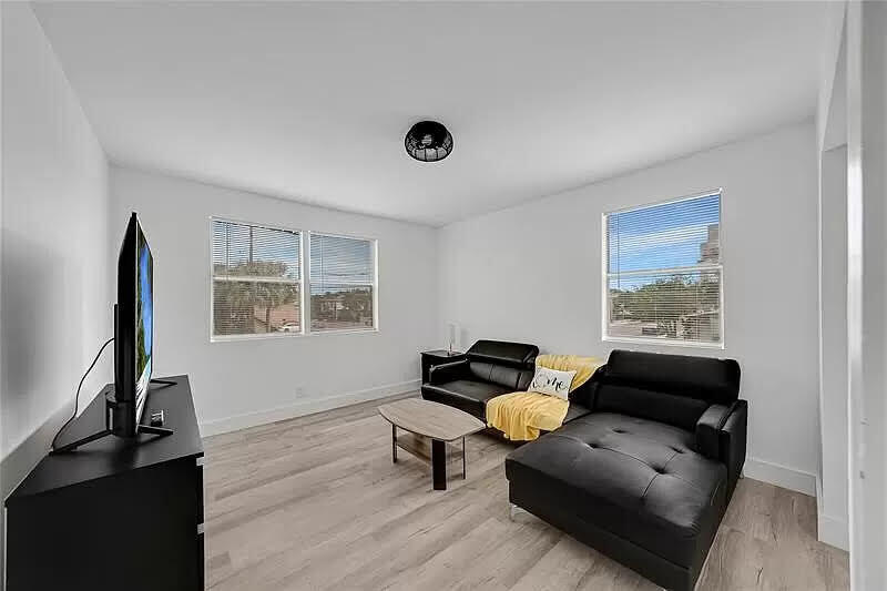 CLOWS - Residential Income