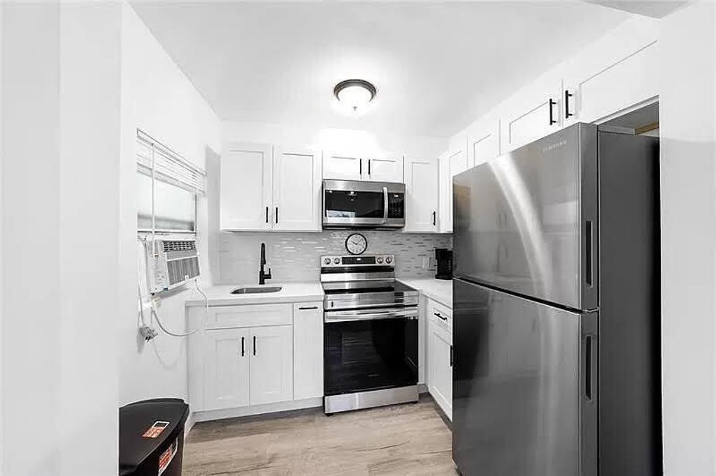 Photo of 904 4th Street, West Palm Beach, FL 33401 (MLS # B26009235)