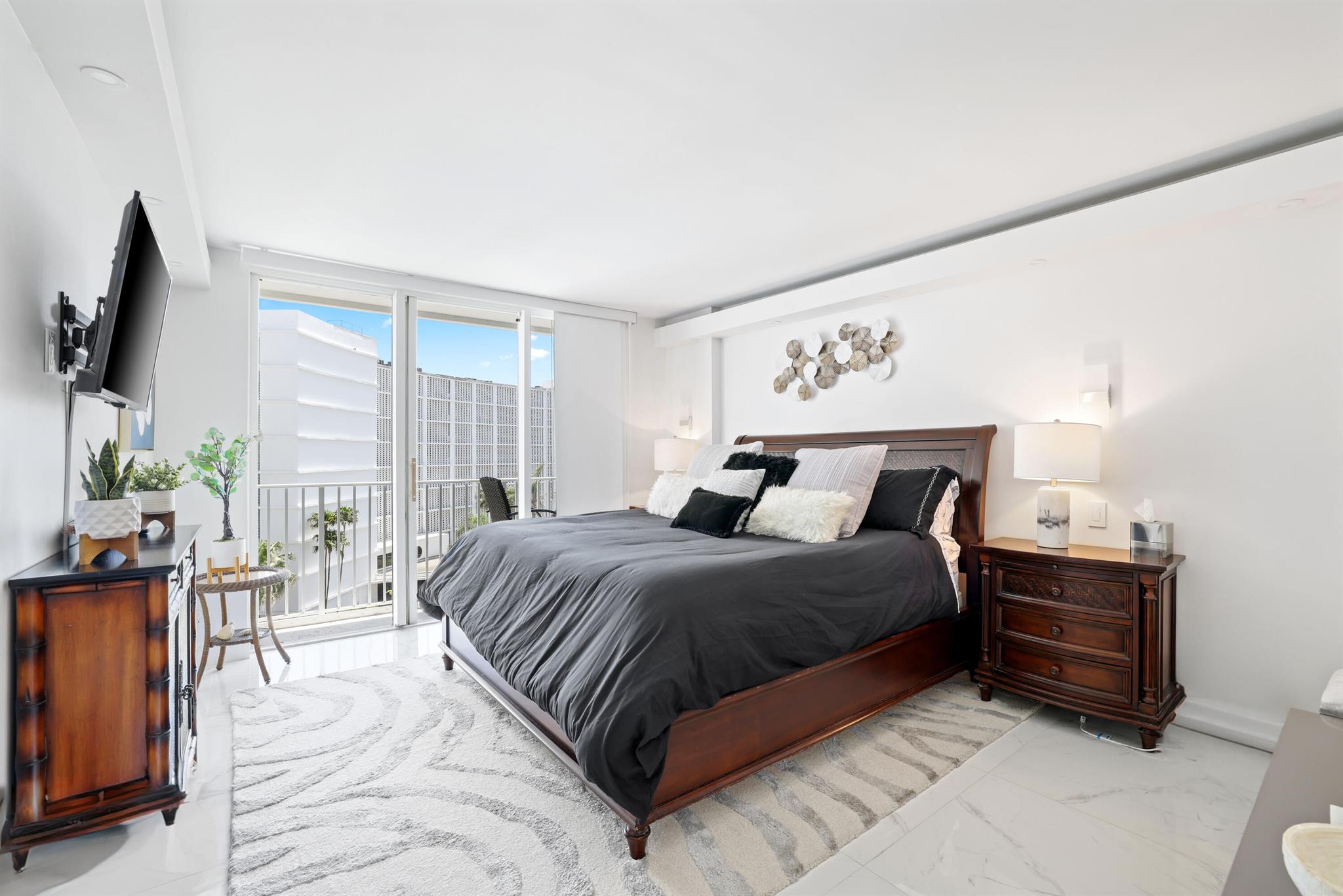 HORIZON EAST CONDO - Residential Lease