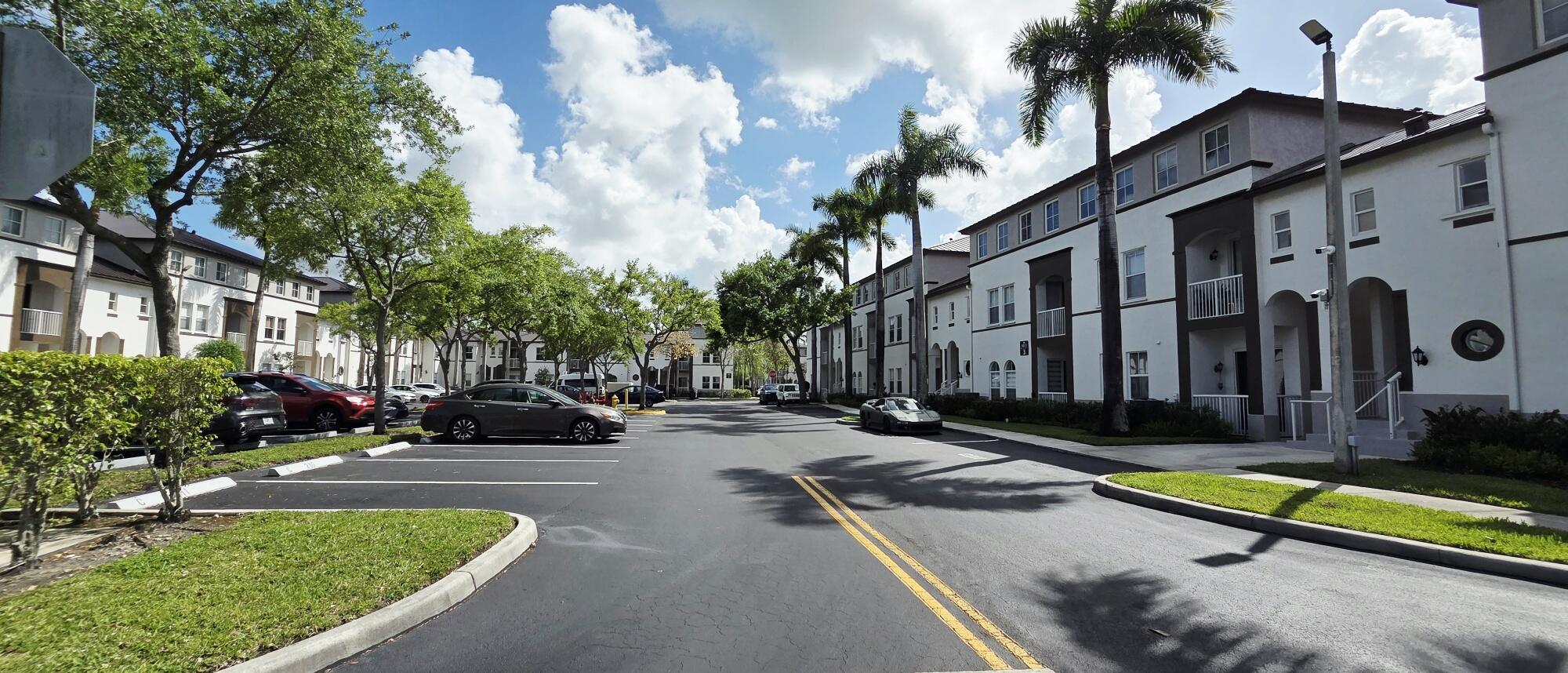 COURTYARDS THREE CONDO - Residential
