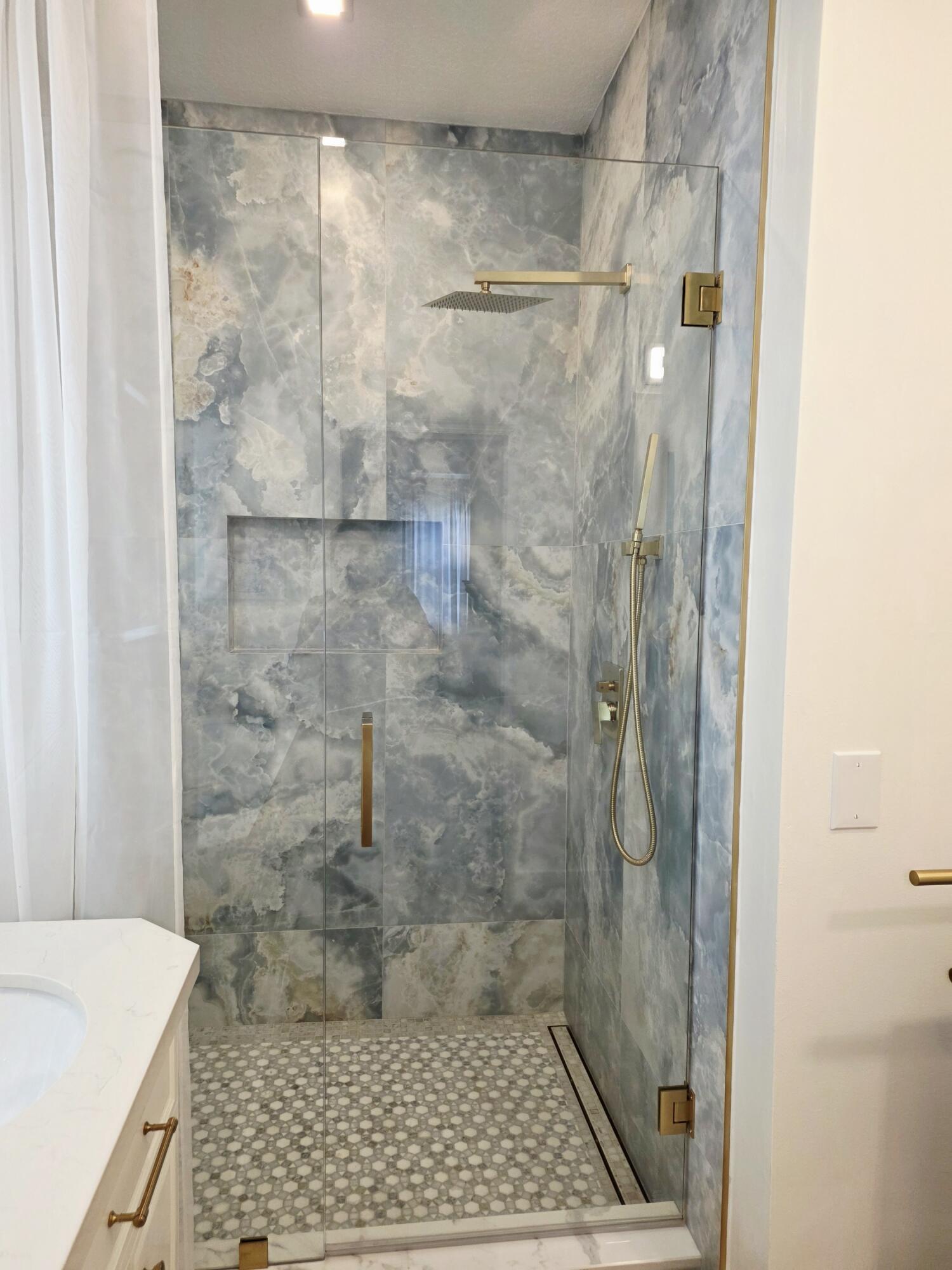 COURTYARDS THREE CONDO - Residential