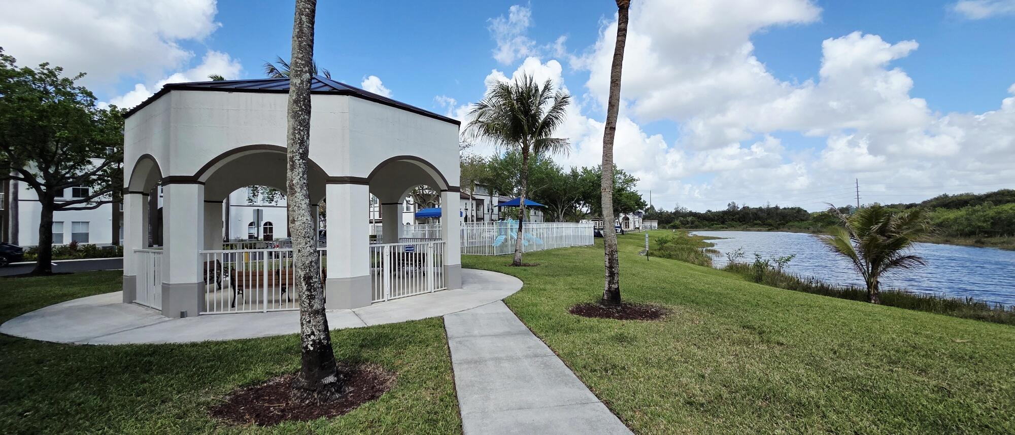 COURTYARDS THREE CONDO - Residential