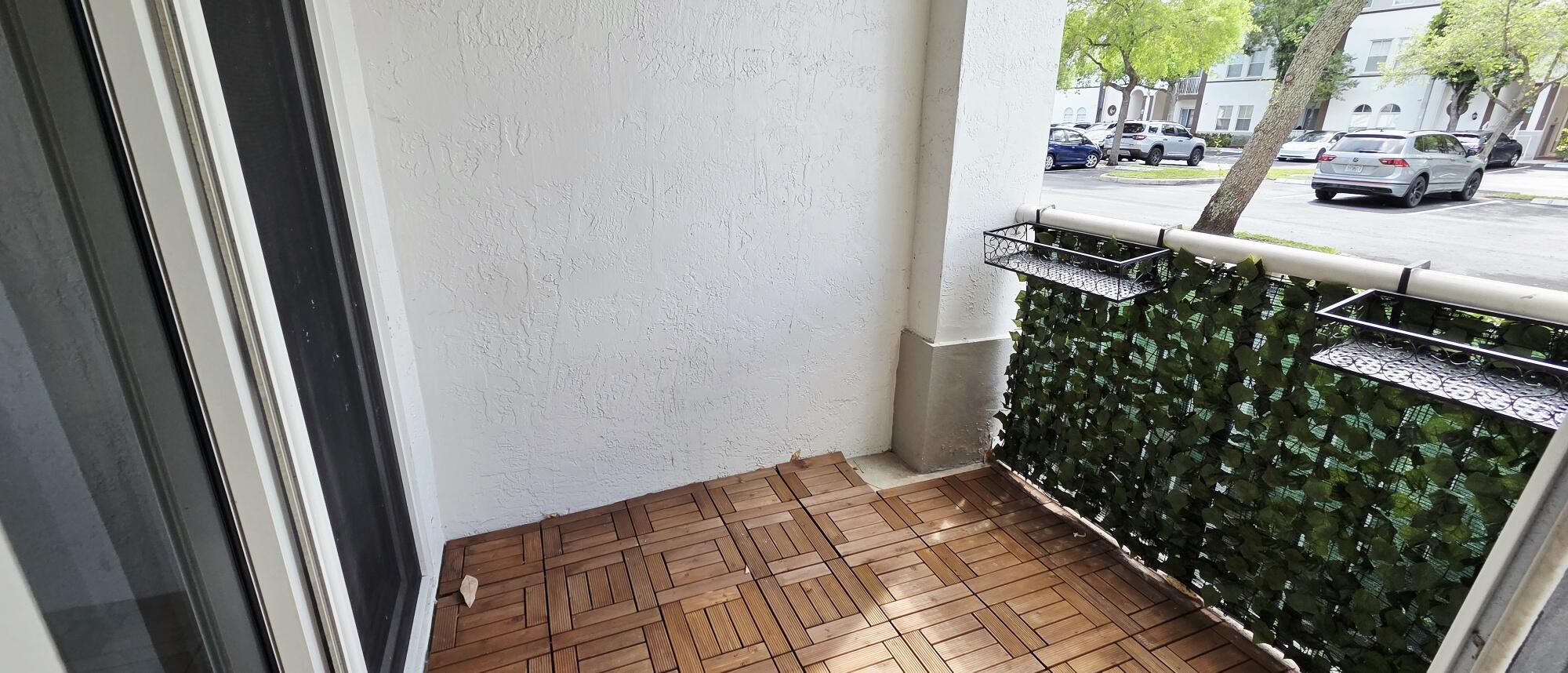 COURTYARDS THREE CONDO - Residential