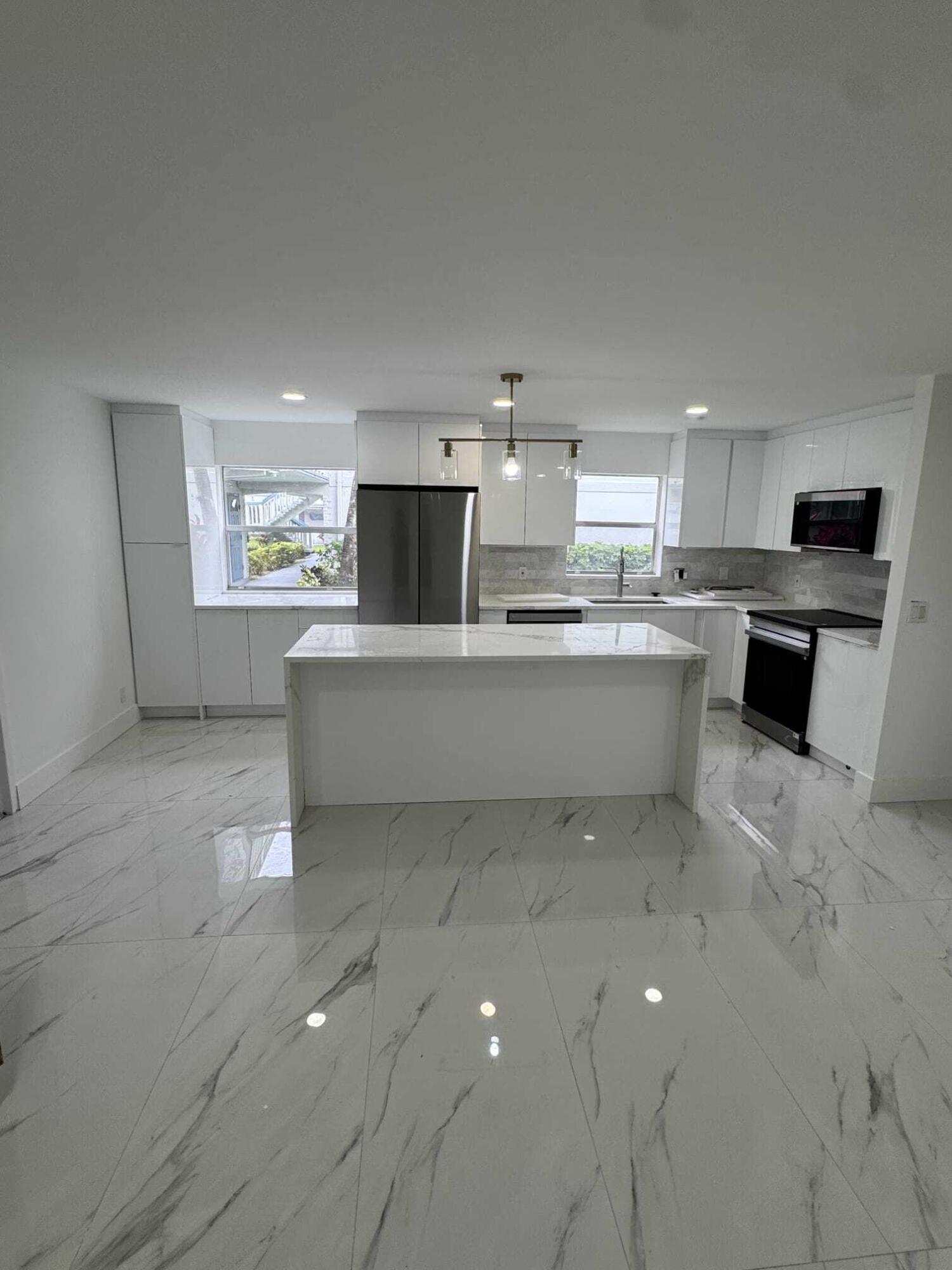 KINGS POINT TUSCANY CONDOS - Residential
