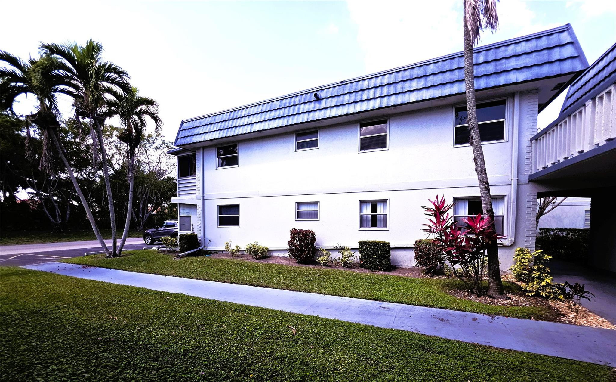 KINGS POINT TUSCANY CONDOS - Residential