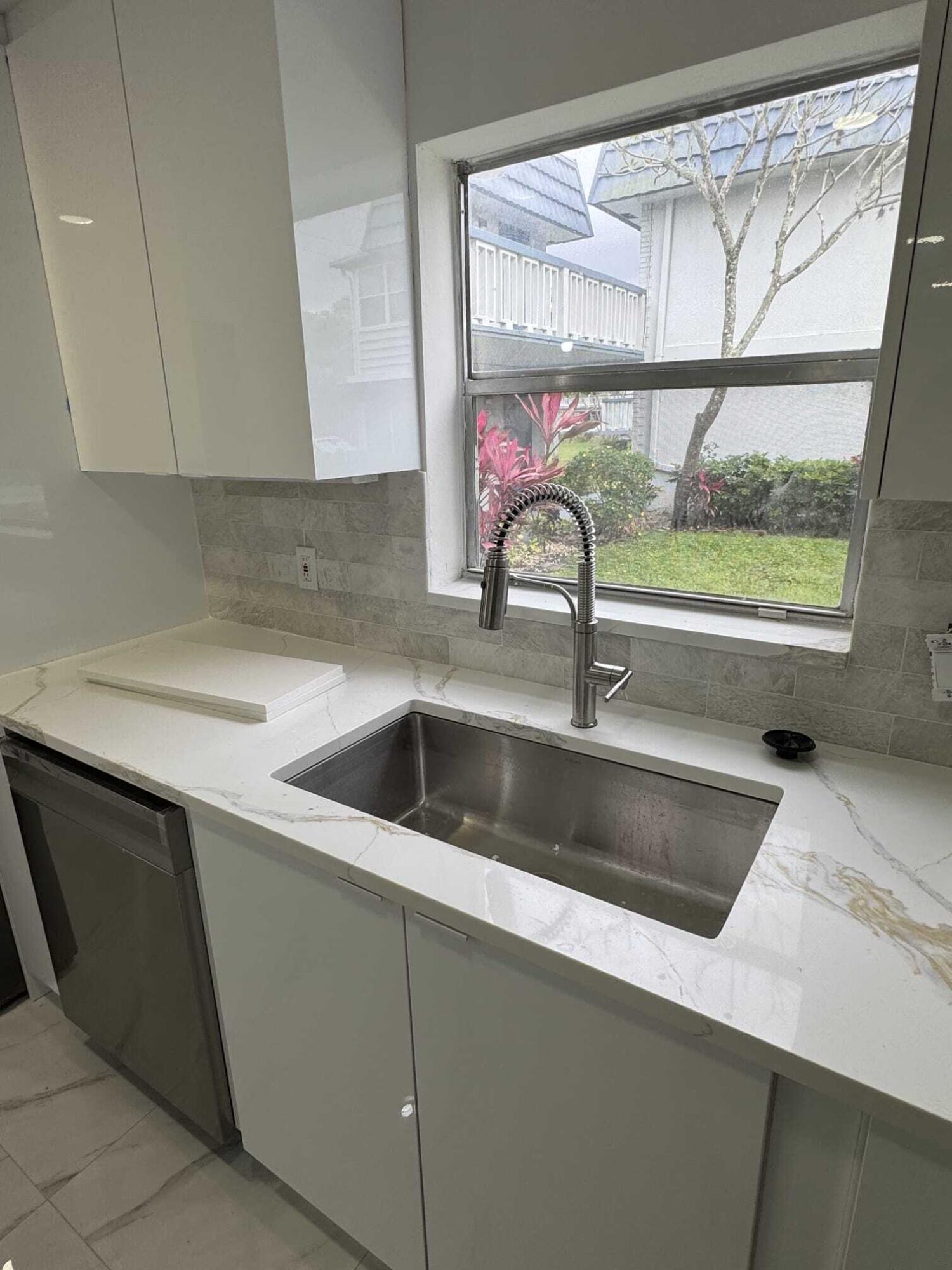 KINGS POINT TUSCANY CONDOS - Residential