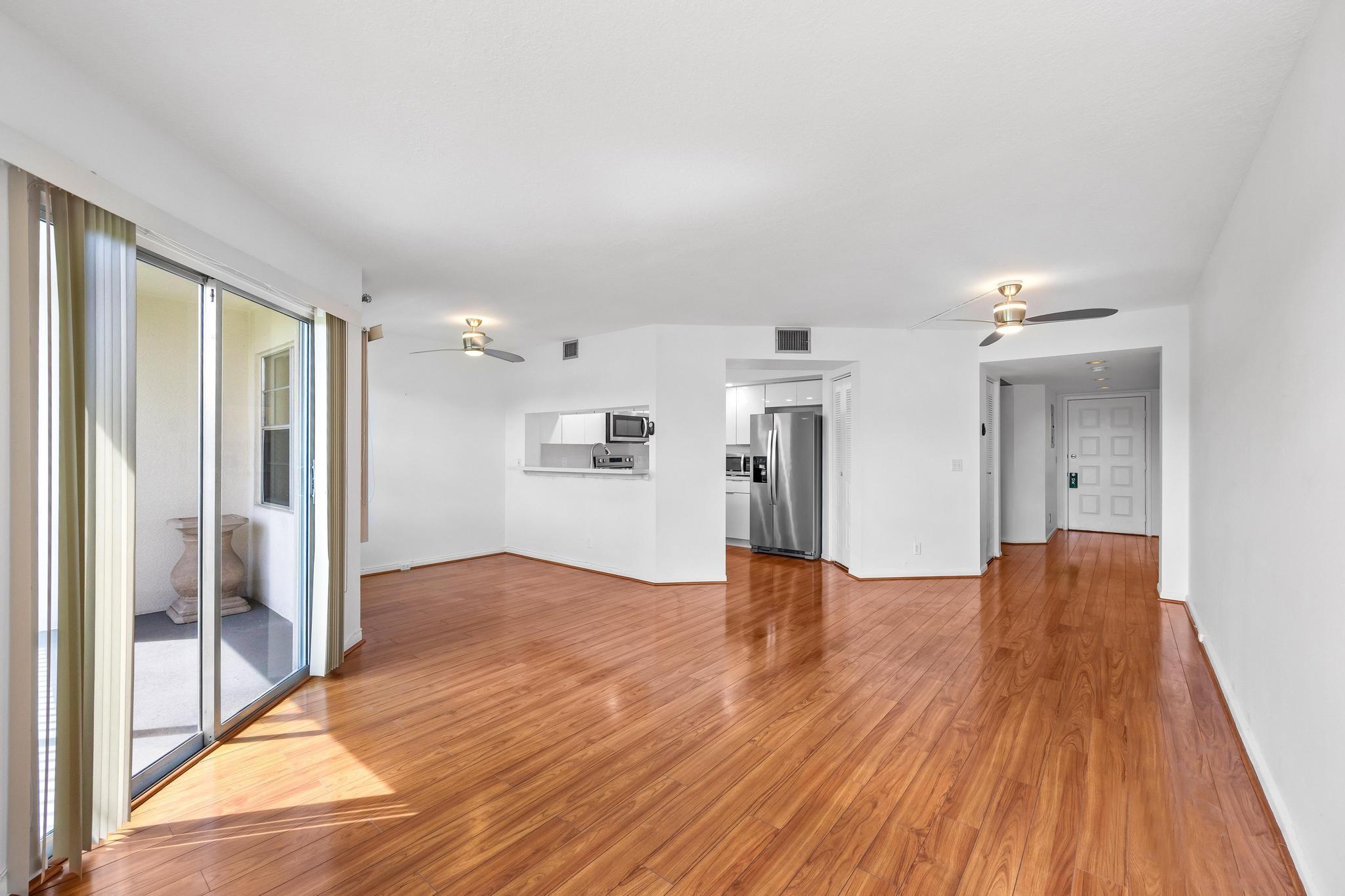 701 SW 128th Ave 302F, Pembroke Pines, FL, 33027/$169,900 4 701 SW 128th Ave 302F