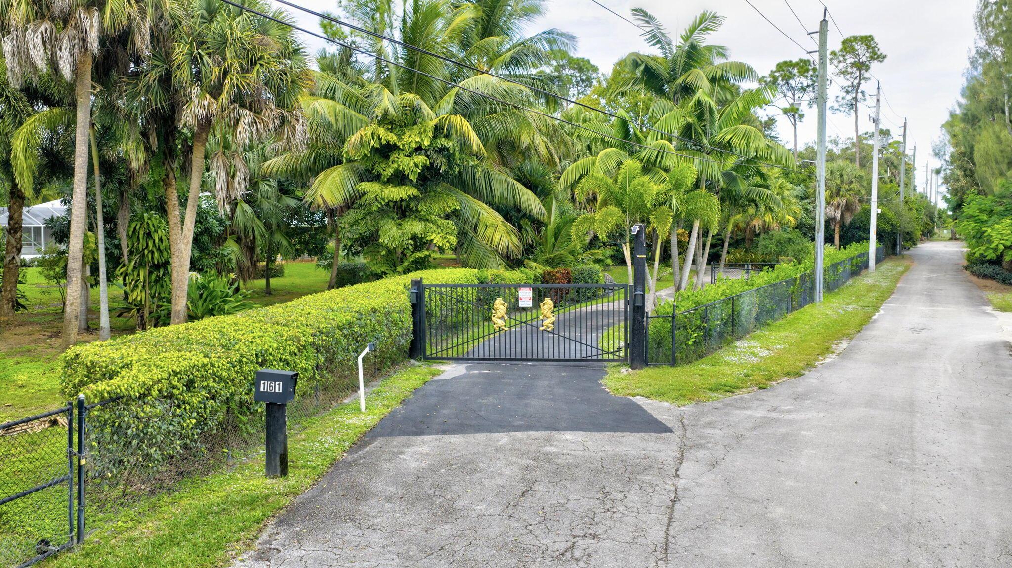 PALM BEACH FARMS - Residential