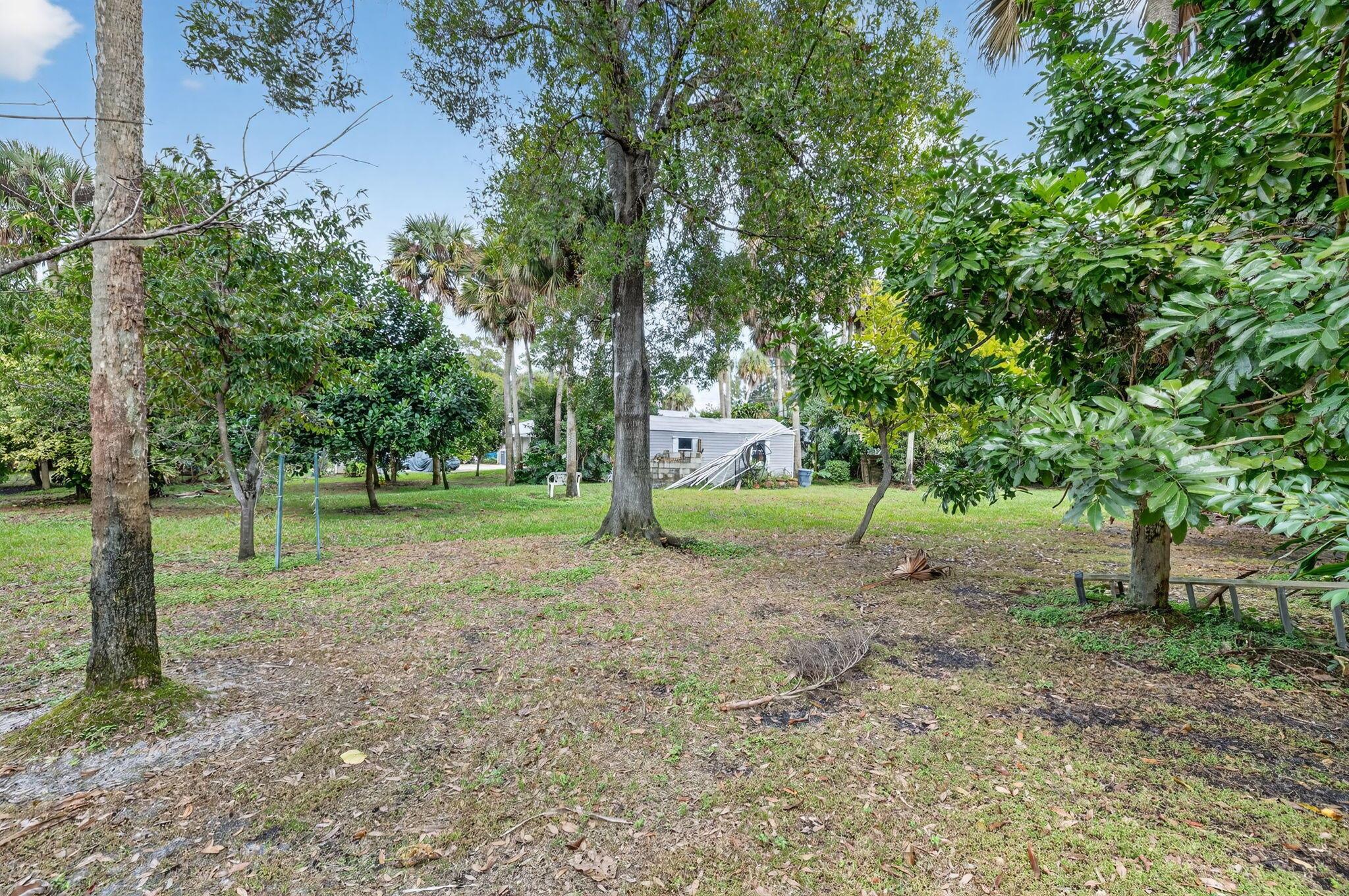 PALM BEACH FARMS - Residential