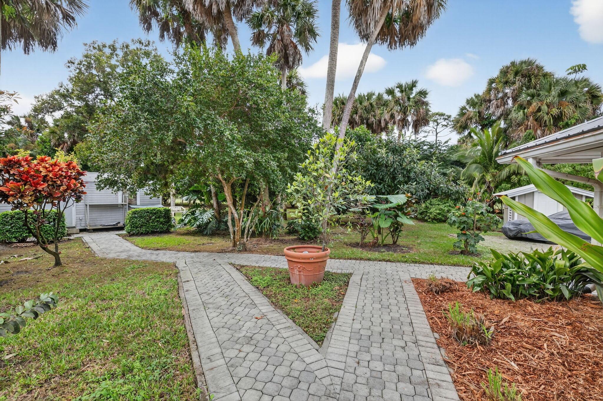 PALM BEACH FARMS - Residential