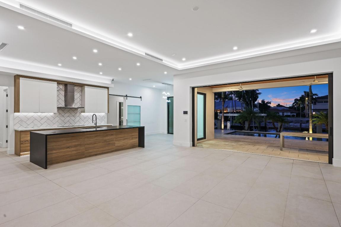 TROPIC ISLE 2ND SEC - Residential