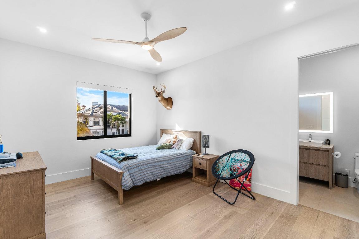 TROPIC ISLE 2ND SEC - Residential