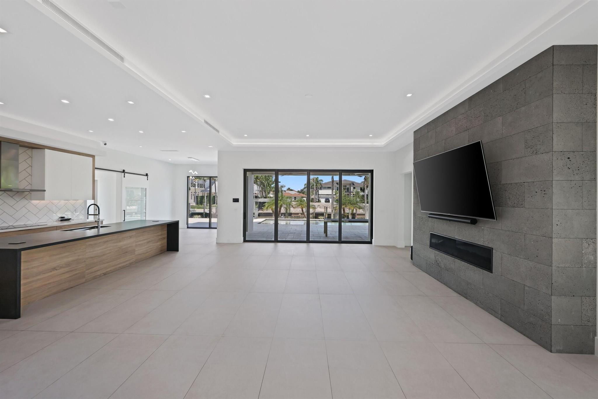 TROPIC ISLE 2ND SEC - Residential