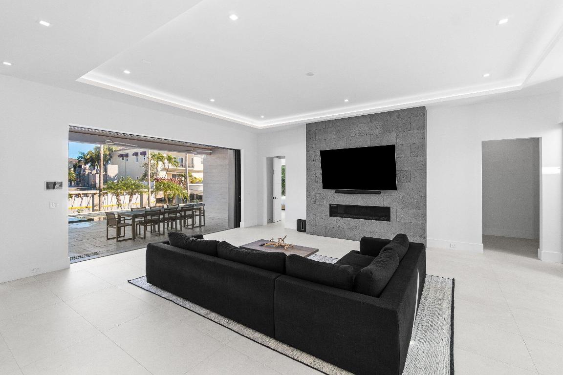 TROPIC ISLE 2ND SEC - Residential