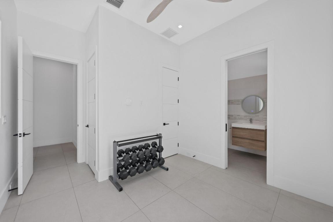 TROPIC ISLE 2ND SEC - Residential