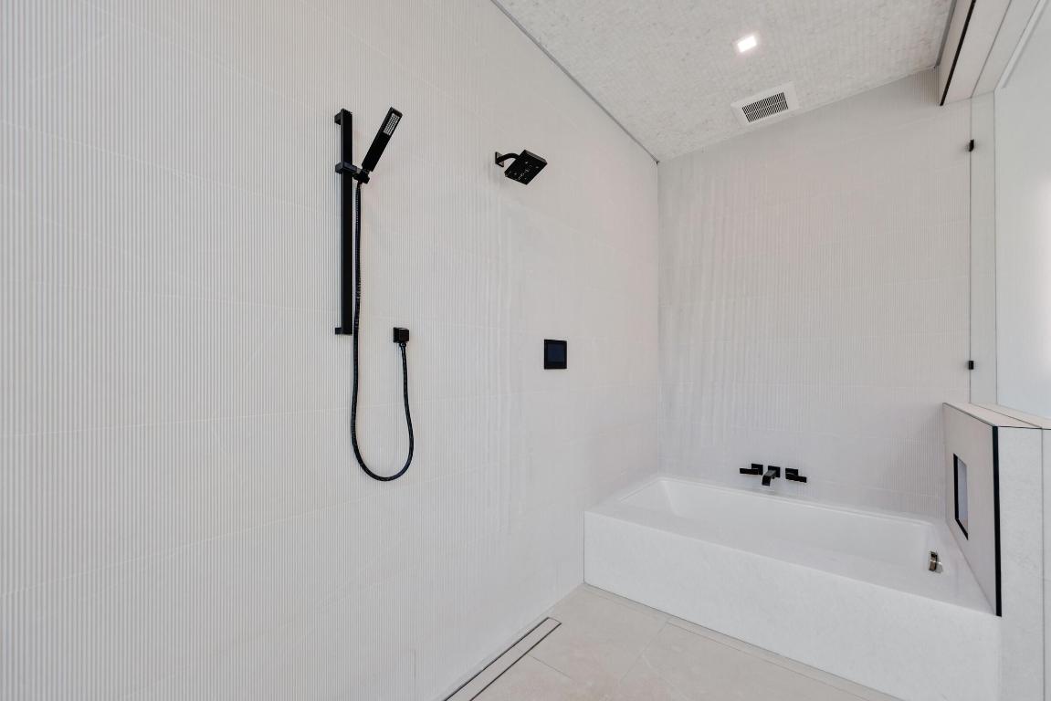 TROPIC ISLE 2ND SEC - Residential