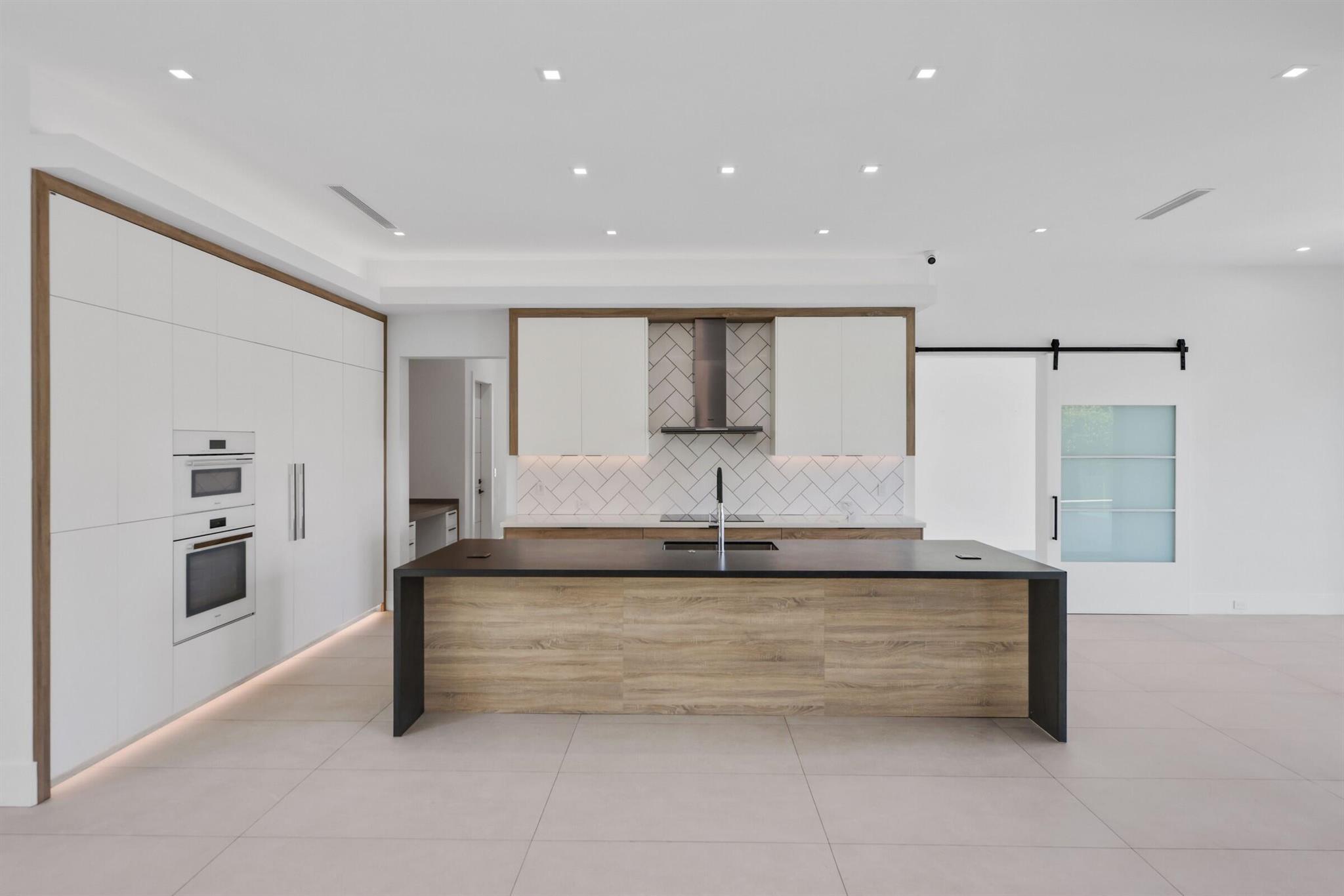 TROPIC ISLE 2ND SEC - Residential