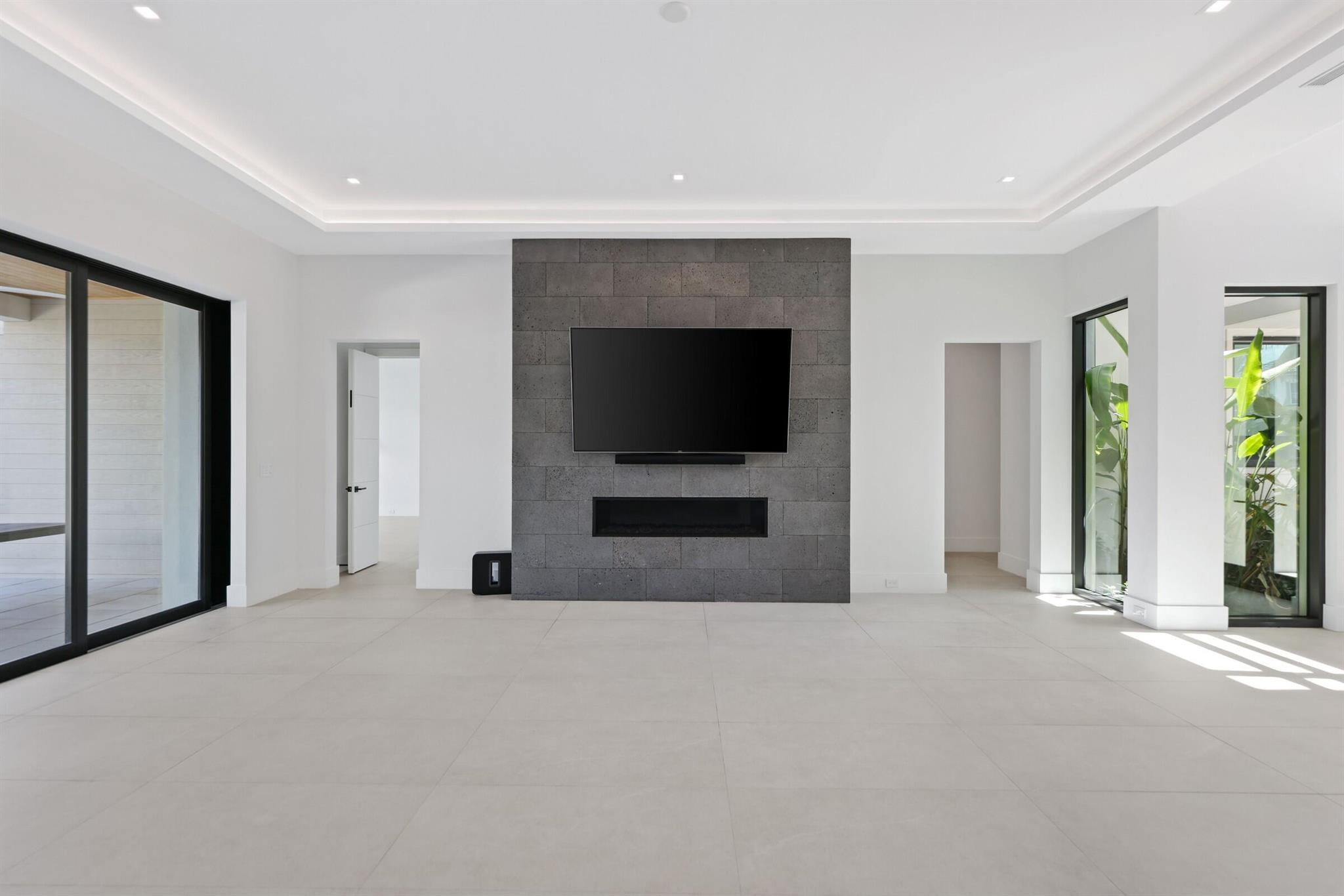 TROPIC ISLE 2ND SEC - Residential