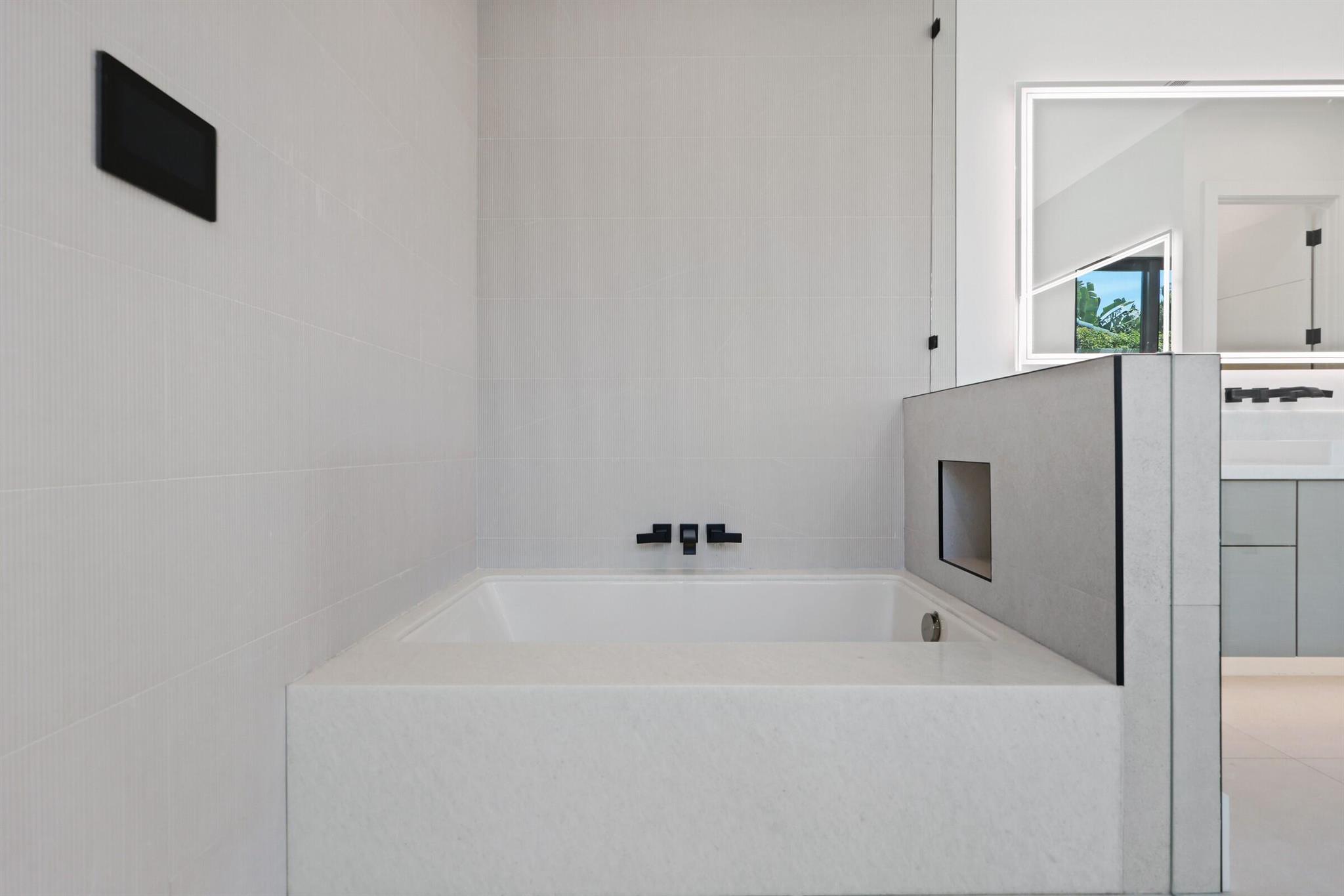 TROPIC ISLE 2ND SEC - Residential