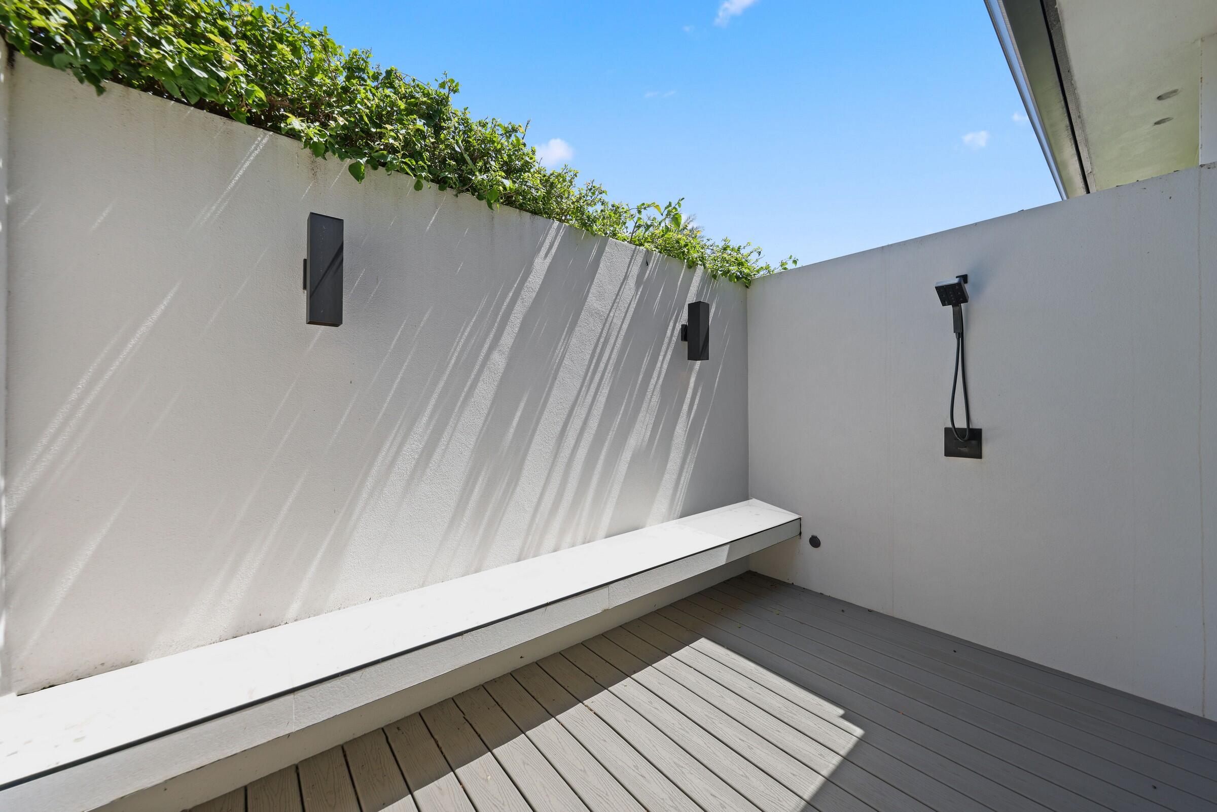 TROPIC ISLE 2ND SEC - Residential