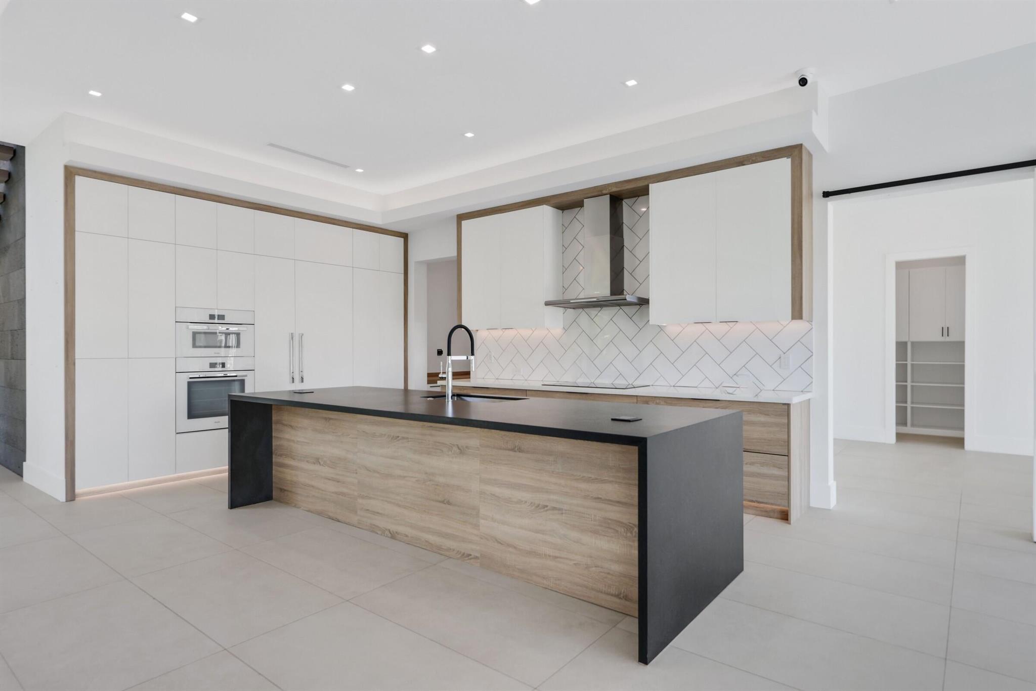 TROPIC ISLE 2ND SEC - Residential