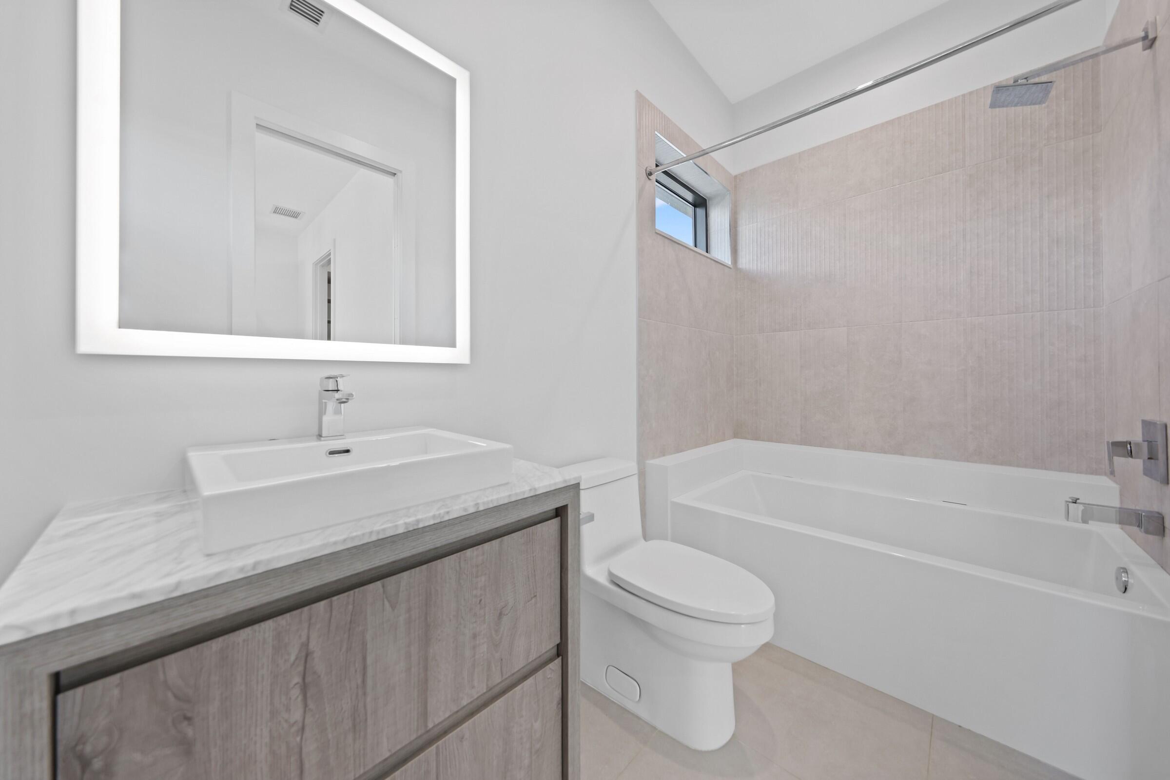 TROPIC ISLE 2ND SEC - Residential