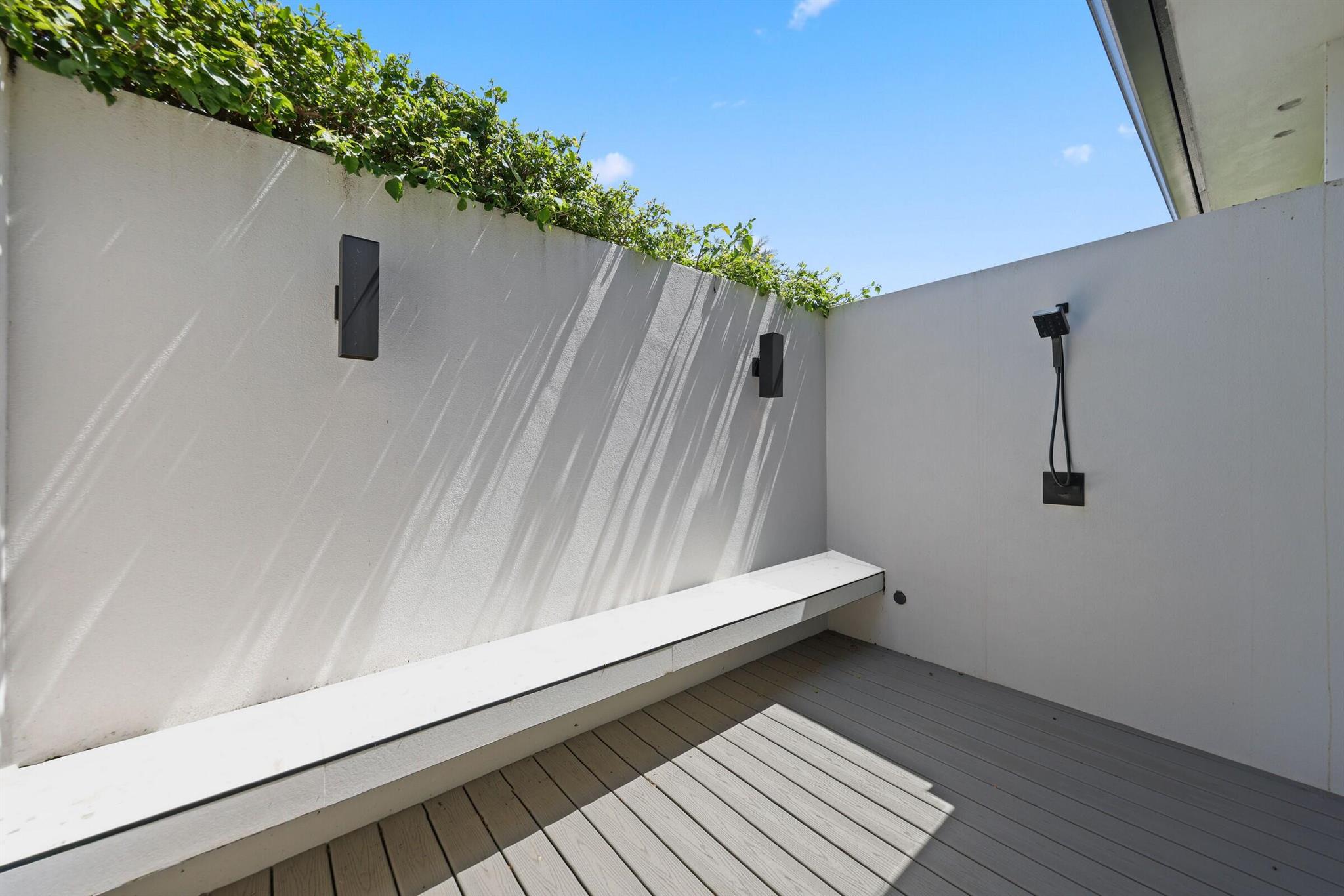 TROPIC ISLE 2ND SEC - Residential