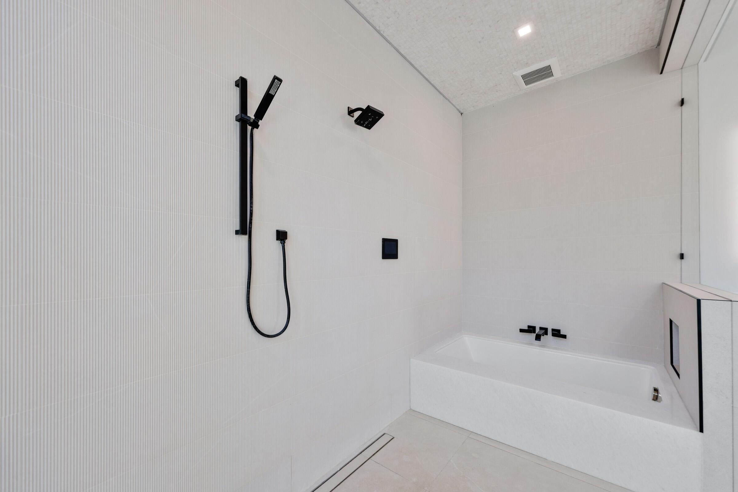 TROPIC ISLE 2ND SEC - Residential