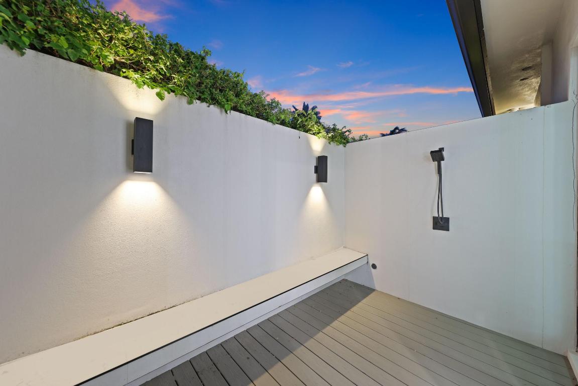 TROPIC ISLE 2ND SEC - Residential