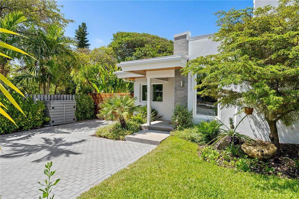 LAS OLAS BY THE SEA - Residential